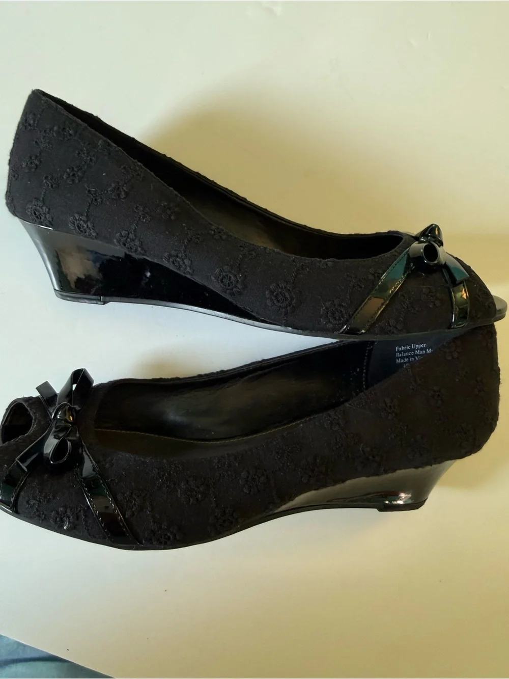 Kelly & Katie Black Peep-Toe Bow Flats Sz 10